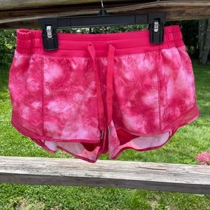 Lululemon Hotty Hot 2 inch